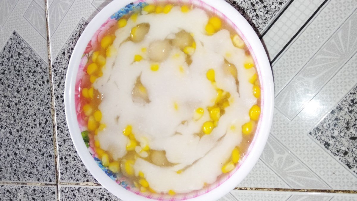 Chè bắp Mỹ nguyên hạt sánh mịn với nước cốt dừa