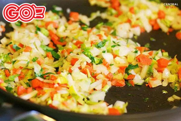 Chế biến nước sốt cà chua đậm đà cho bánh mì
