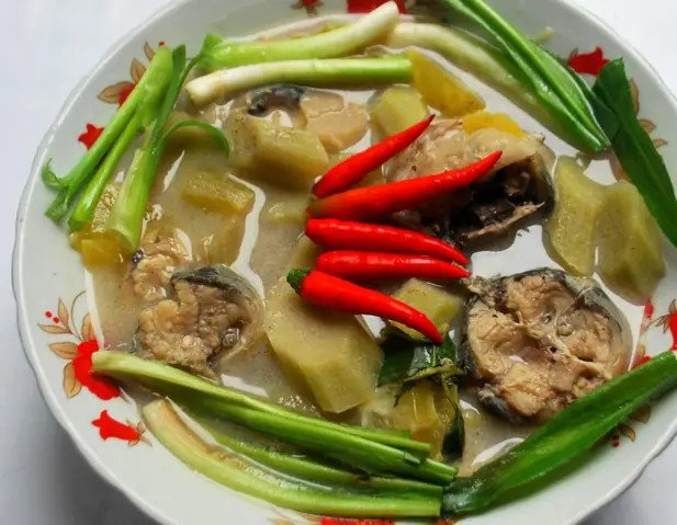 Chọn cá leo tươi ngon với mắt sáng và mang đỏ tươi