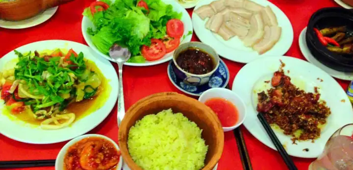 Com Tay Cam Cung Dinh: Món Ăn Đặc Sắc Từ Vùng Đất Cổ