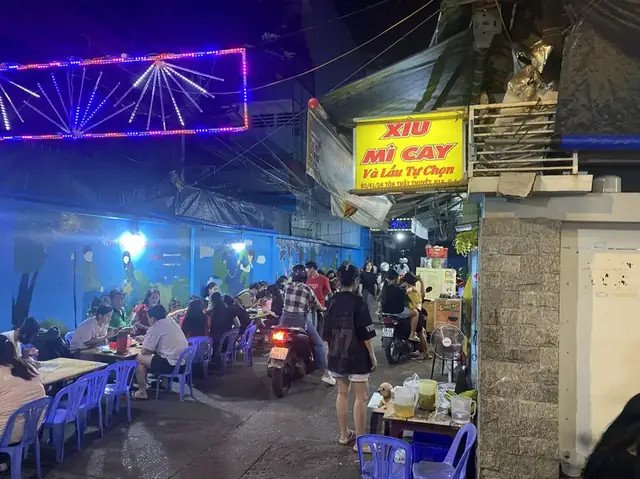 Đa dạng các loại đồ uống tại Mì Cay Xíu Quận 4
