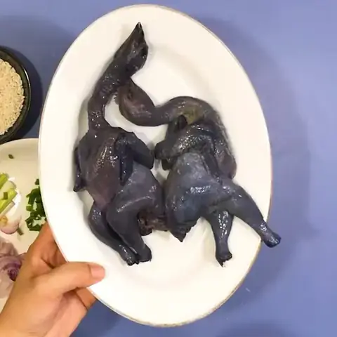 Hướng Dẫn Toàn Tập Cách Nấu Gà Ác Hầm Đậu Xanh Chuẩn Vị, Bổ Dưỡng