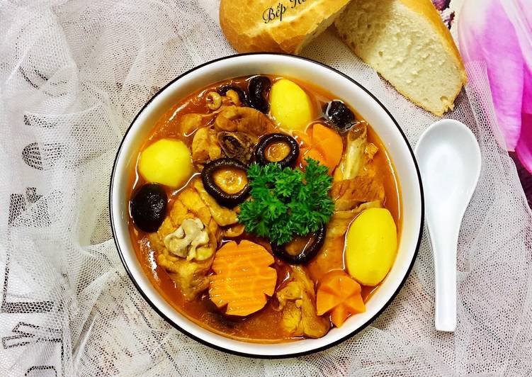 Gà nấu nấm đông cô