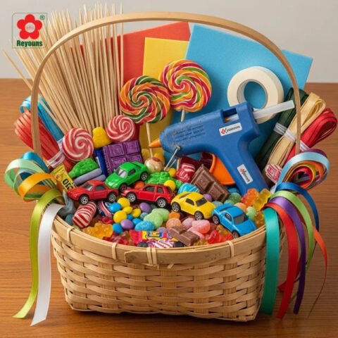 Giỏ quà bánh kẹo kết hợp đồ chơi và gấu bông
