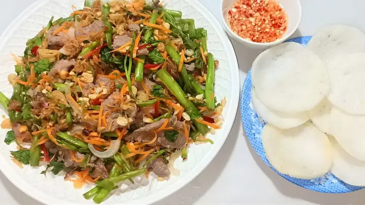 Cách Làm Gỏi Bò Rau Muống Chuẩn Vị: Rau Giòn, Thịt Mềm, Nước Mắm Đậm Đà