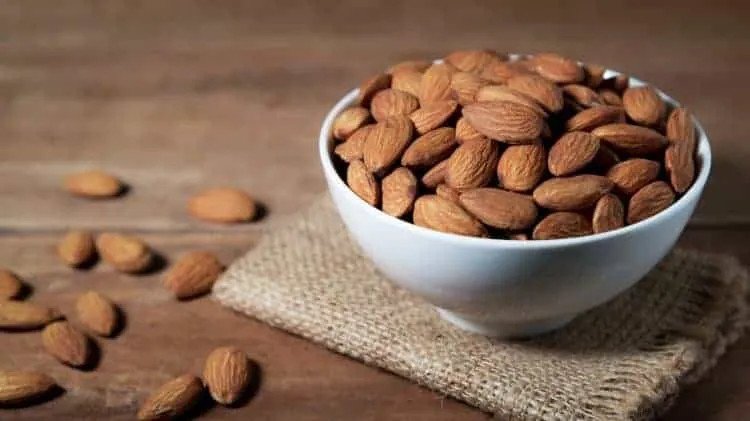 Hạnh nhân giúp tăng hương vị và dinh dưỡng cho nước đậu xanh