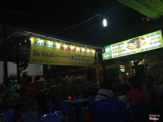 Hình ảnh gia đình đang thưởng thức lẩu