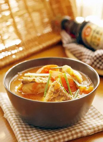 Hình ảnh minh họa dinh dưỡng từ cá và cà chua