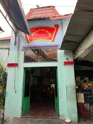 Hình ảnh minh họa một tô bánh canh cua hấp dẫn