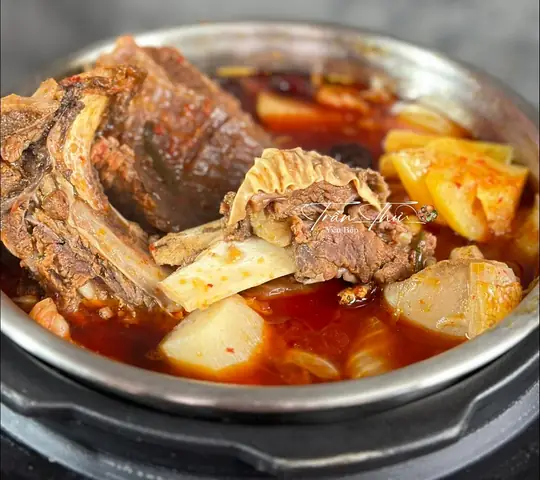 Cách Nấu Lẩu Sườn Bò Kim Chỉ Chuẩn Vị: Hướng Dẫn Từ A Đến Z