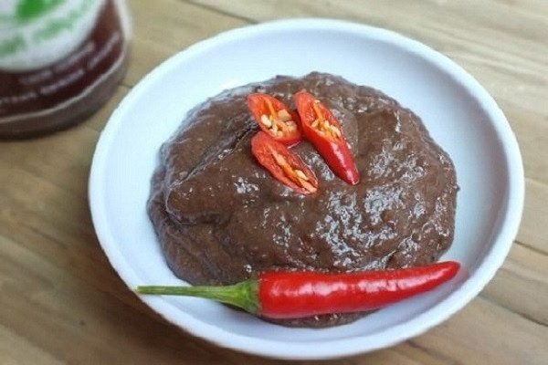Mắm ruốc thơm ngon chuẩn bị cho món mắm ruốc xào thịt