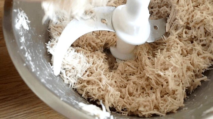Máy xay thịt hỗ trợ làm ruốc thịt lợn nhanh gọn