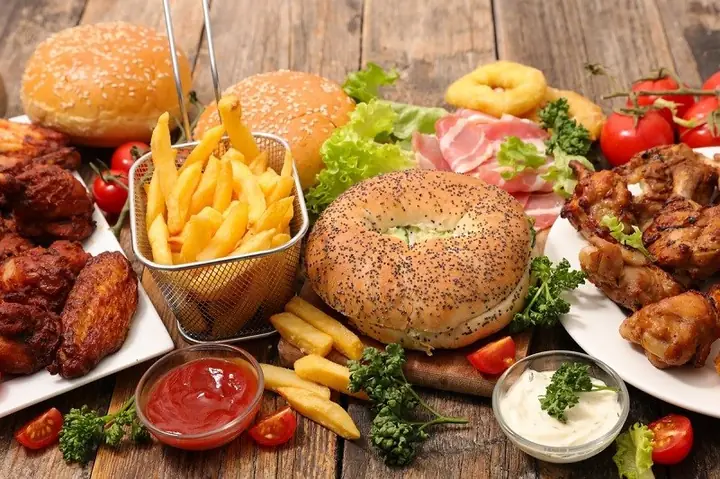 Món Ăn Nhanh Và Ngon: Bí Quyết Cho Bữa Ăn Tiết Kiệm Thời Gian