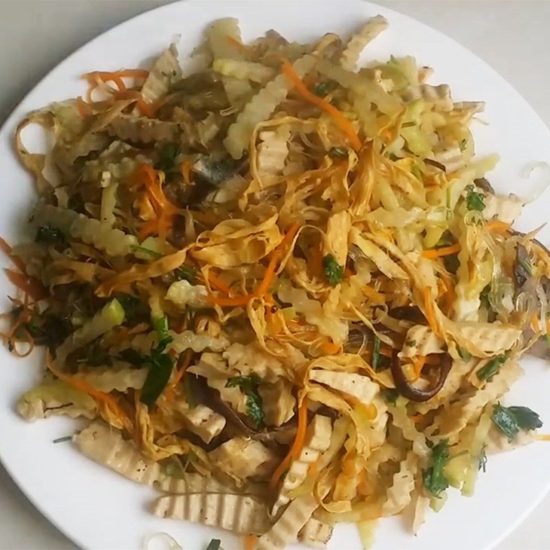 Món măng khô xào thập cẩm đã hoàn thành