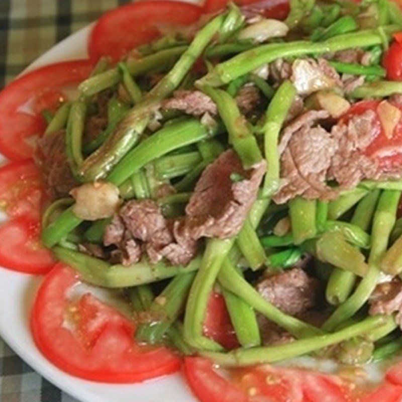 Món thịt trâu xào rau cần hấp dẫn, màu sắc bắt mắt