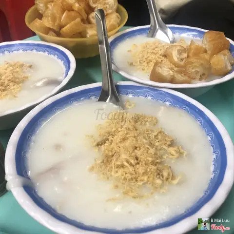 Một góc quán cháo sườn sụn Huyền Anh