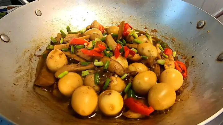 Nấm Rơm Kho Trứng Cút: Công Thức Chuẩn Vị Và Bí Quyết Chế Biến