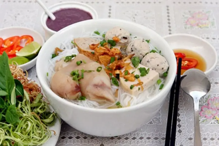 Nấu Bún Mọc Giò Heo Chuẩn Vị: Hướng Dẫn Chi Tiết Từ A-z