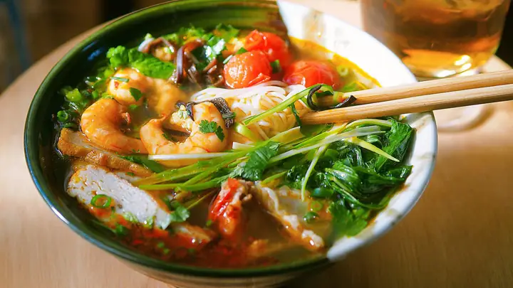 Cách Nấu Bún Tôm Hải Phòng Chuẩn Vị: Từ Nước Dùng Đến Thành Phần Đầy Đủ