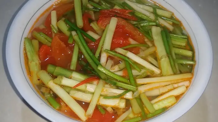 Cách Nấu Canh Rau Cần Cà Chua Chuẩn Vị, Dễ Ăn, Bổ Dưỡng Cho Cả Gia Đình