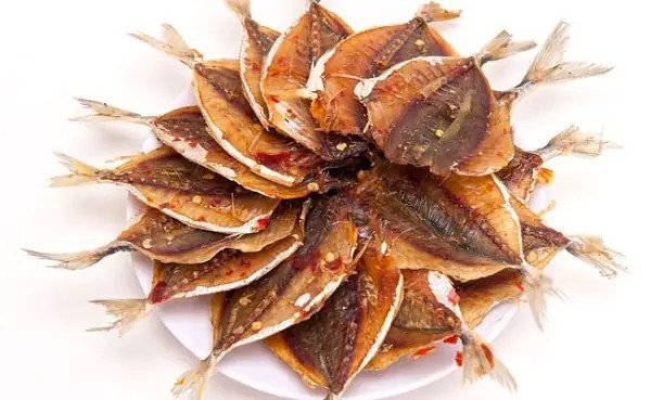 Nguyên liệu chuẩn bị cho món cá tầm kho