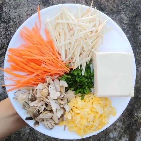 Nguyên Liệu Làm Chả Giò: Cách Chọn & Pha Trộn Chuẩn Vị