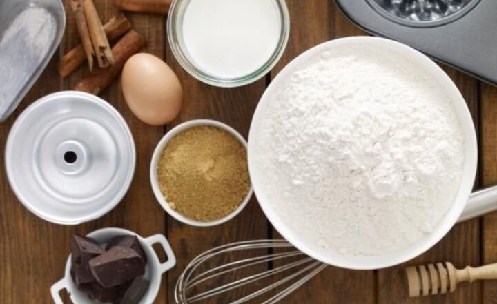 Nguyên liệu làm vỏ bánh gối chuẩn bị sẵn