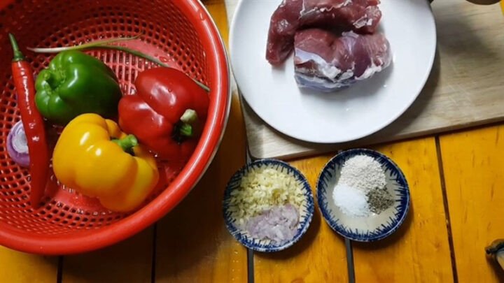Nguyên liệu món thịt bò xào ớt chuông