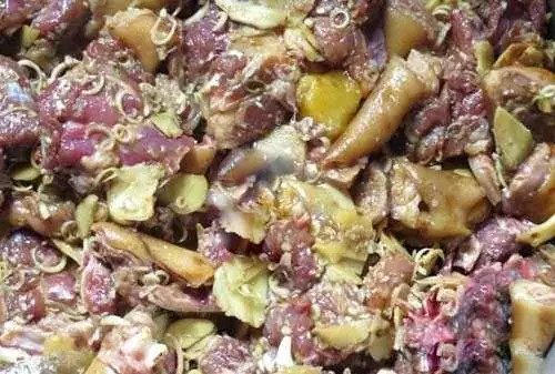 Nguyên liệu tươi ngon cho món lẩu chó bia