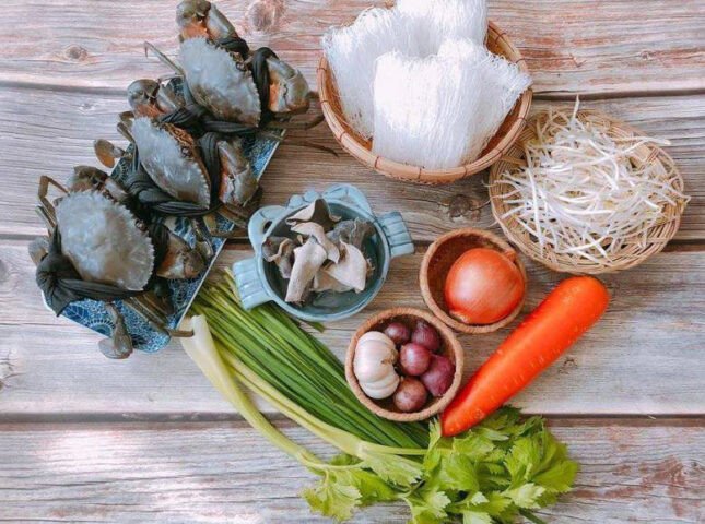 Nguyên liệu tươi ngon cho món miến xào cua