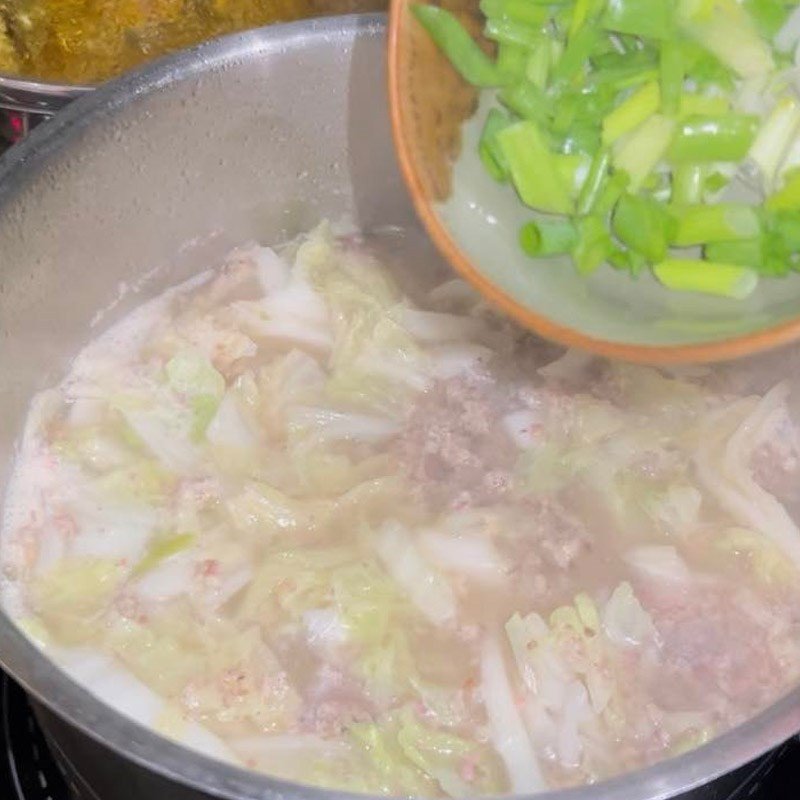 Nồi canh cải thảo thịt băm hoàn thành