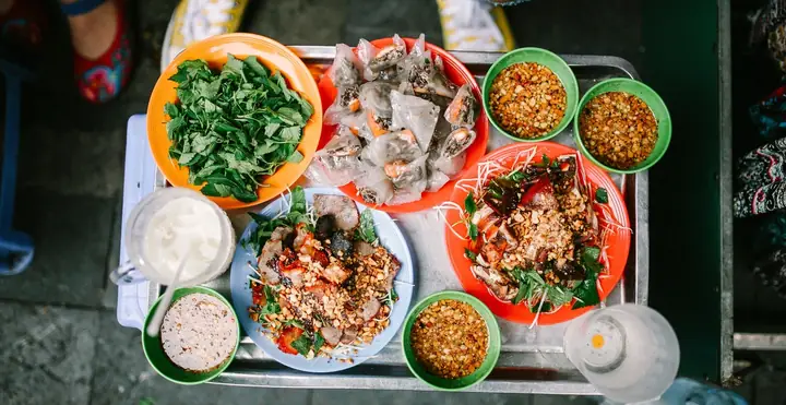 Nộm Bò Khô Bờ Hồ: Món Ăn Vặt Đậm Chất Hà Nội Cho Ngày Mát Trời