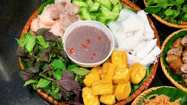 Quán Bún Đậu Quang Gánh với không gian gần gũi