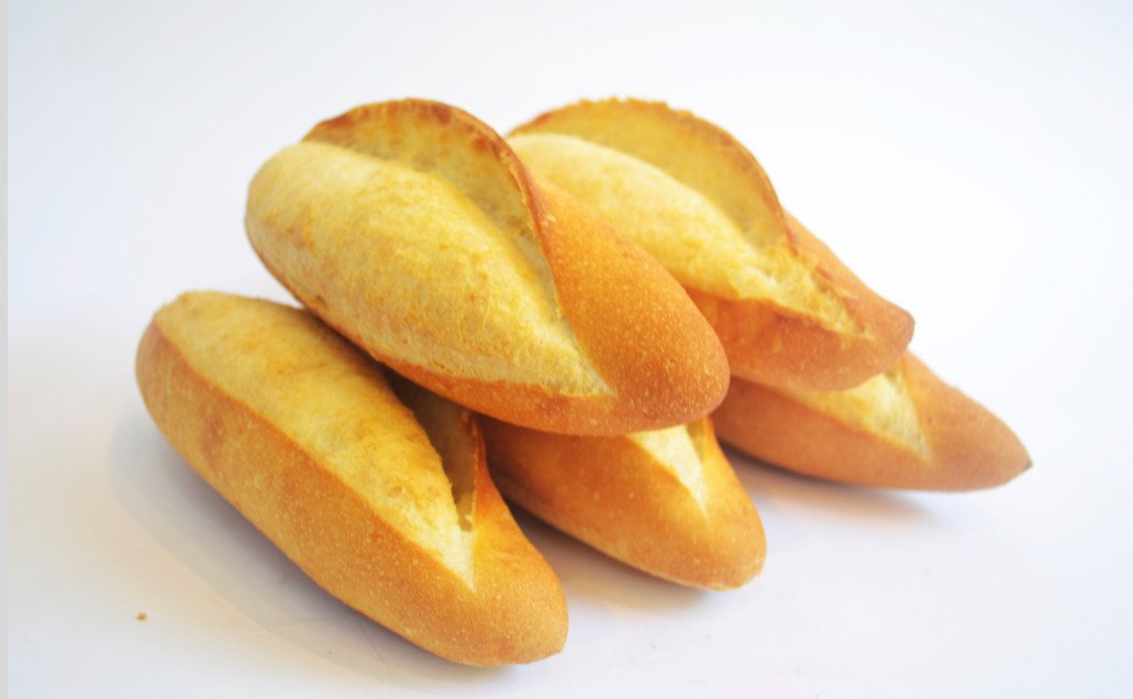 Ruột bánh mì không mềm mại, xốp nhẹ, là điểm nhấn của ảnh bánh mì không ngon miệng