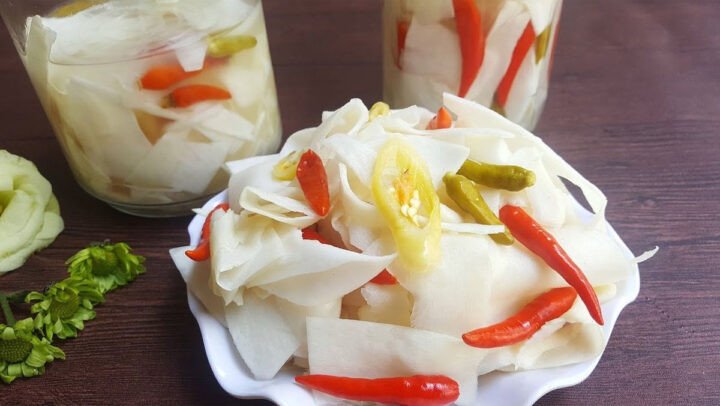 Sơ chế măng tươi cho món cá nấu măng chua