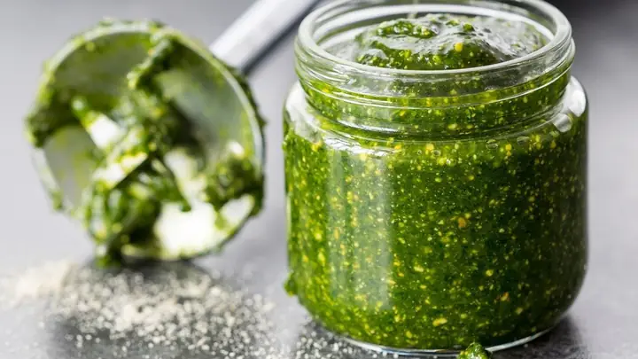 Sốt Pesto Có Cay Không? Giải Mã Hương Vị Của Món Nước Tiên Phong Ý