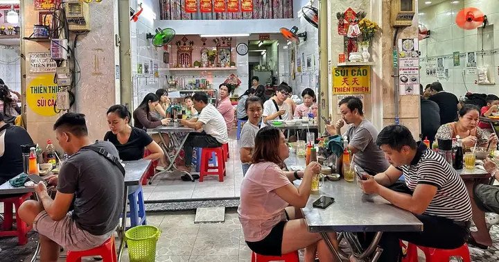 Sủi cảo chiên giòn tại quán 162 Hà Tôn Quyền