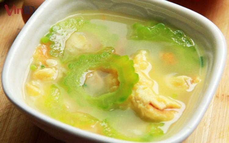 Thành phẩm canh khổ qua nấu trứng đơn sơ mà ngon khó cưỡng