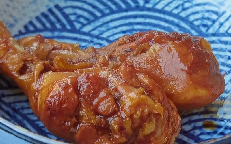 Thành phẩm gà nấu nấm hầm bia