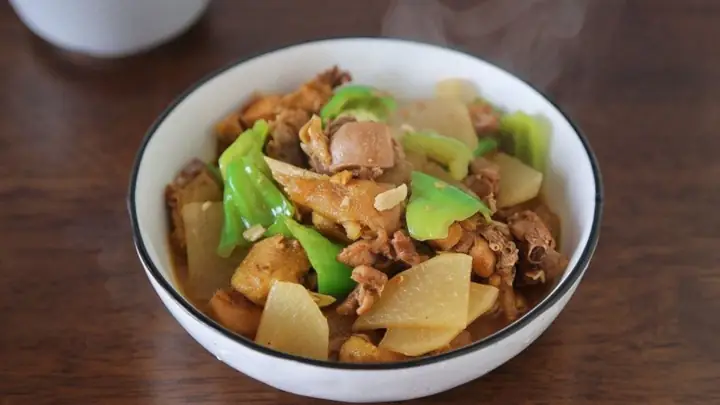 Thịt Gà Kho Củ Cải Trắng: Hướng Dẫn Từ A-z Để Nấu Món Ngon Hao Cơm