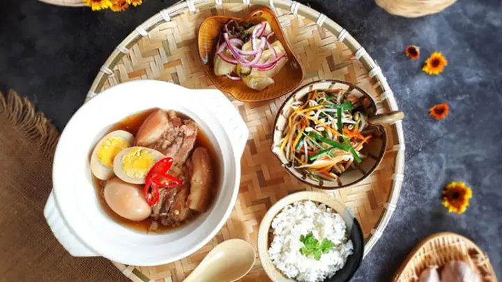 Thịt Kho Trứng Ăn Với Canh Gì? Gợi Ý Từ Chuyên Gia