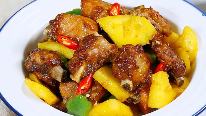 Thịt Xào Chua Ngọt Với Dứa: Công Thức Chuẩn Vị Tại Nhà