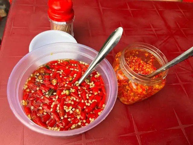 Tô bánh canh cua Mạ Tôi đầy đặn và hấp dẫn