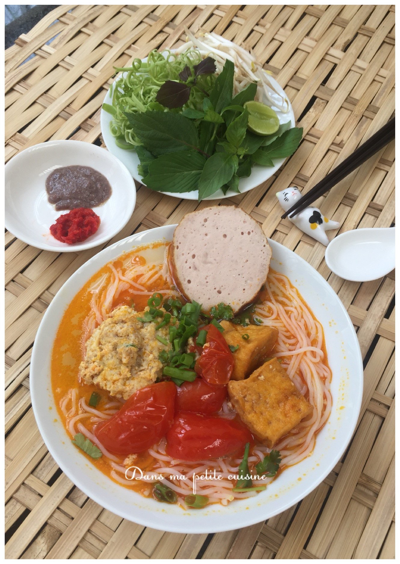 Tô bún riêu tôm thịt trứng hấp dẫn, sẵn sàng thưởng thức