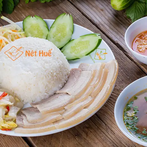 Tôm Chua Ăn Với Gì? Các Món Ăn Kèm Ngon Miệng Không Thể Bỏ Quên