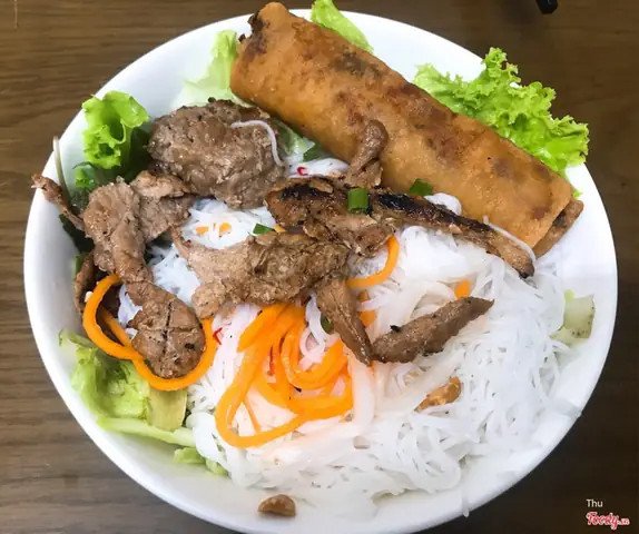 Trải nghiệm ẩm thực tại Bún Thịt Nướng Quán 339