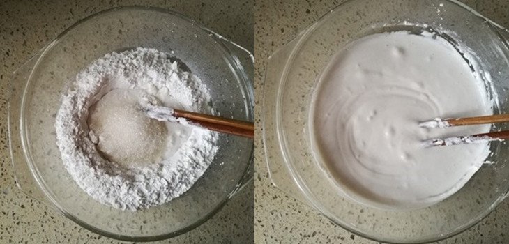 Trộn bột nếp để làm bánh bột nếp chiên