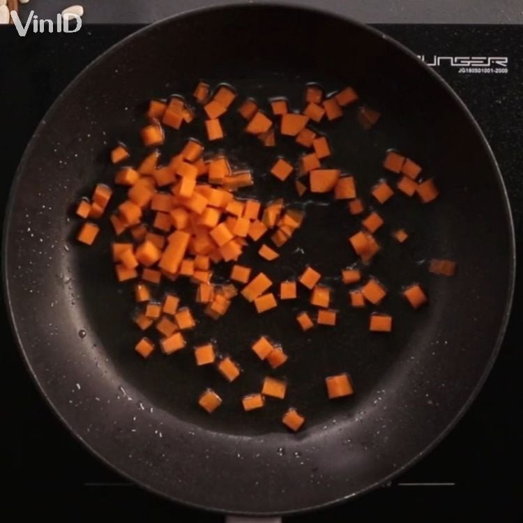 Xào cà rốt