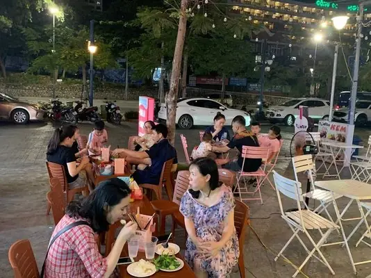 Xôi Chả Mực Quang Phong: Đánh Giá Chi Tiết Nhà Hàng Chuyên Mực Ngon Nhất Hạ Long
