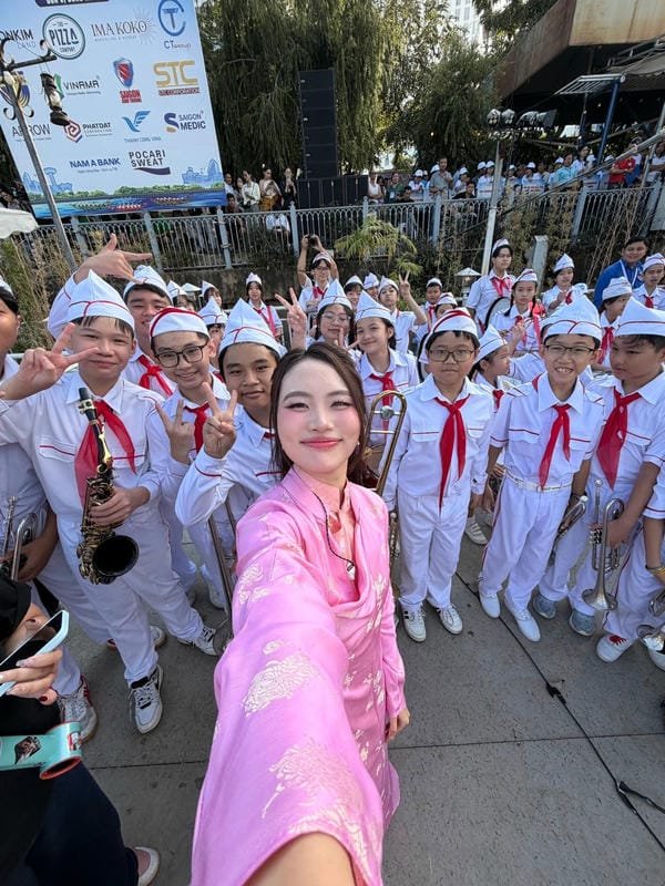 ảnh phương mỹ chi 15